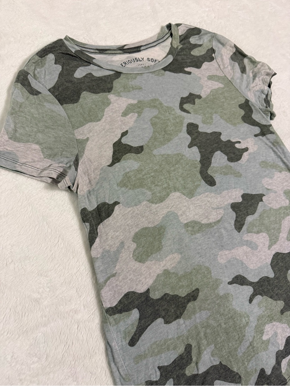 Aerie Seriously Soft Perfect Crew Camo T Shirt Womens M Green Gray Short Sleeve